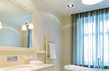 Bathroom Light Fixtures