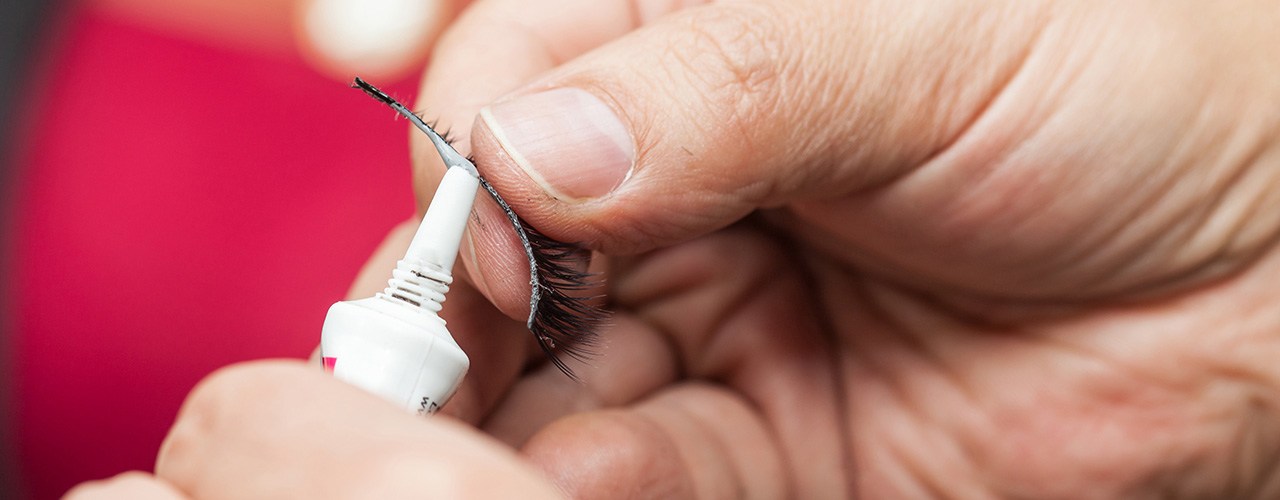 5 Best Eyelash Glues