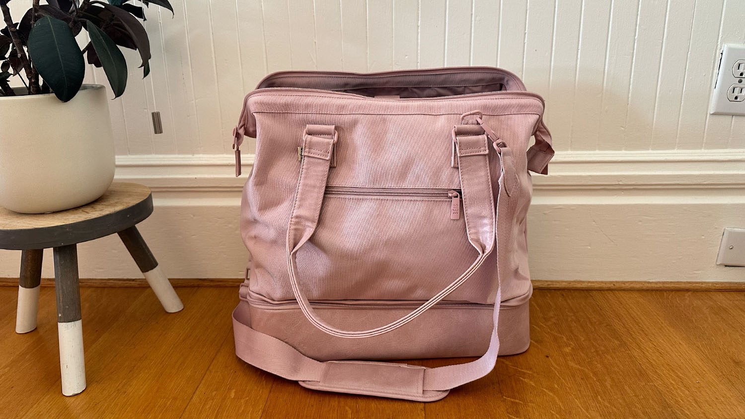 Away vs. Beis luggage Which luggage brand is best?