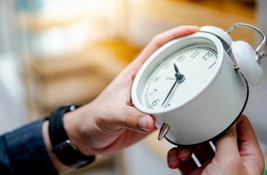 Easy daylight saving time hacks to protect your sleep