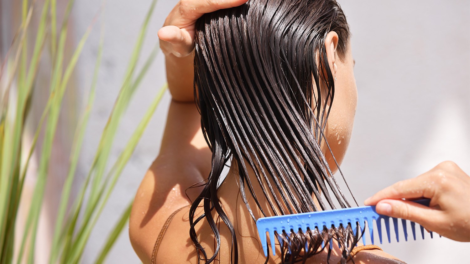 How to dry your hair without a blow dryer