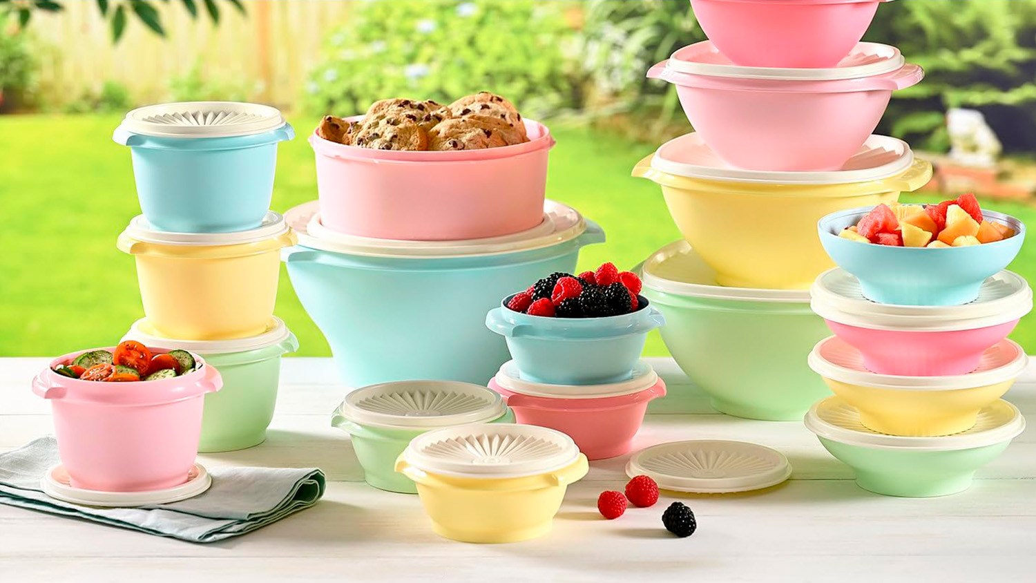 驚きの値段での商品をすべて Tupperware vintage-inspired This is spring for perfect 保存容器・ケース