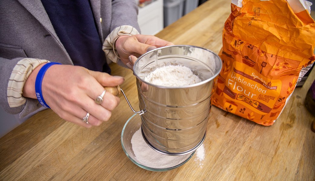 5 Best Flour Sifters Apr. 2021 BestReviews