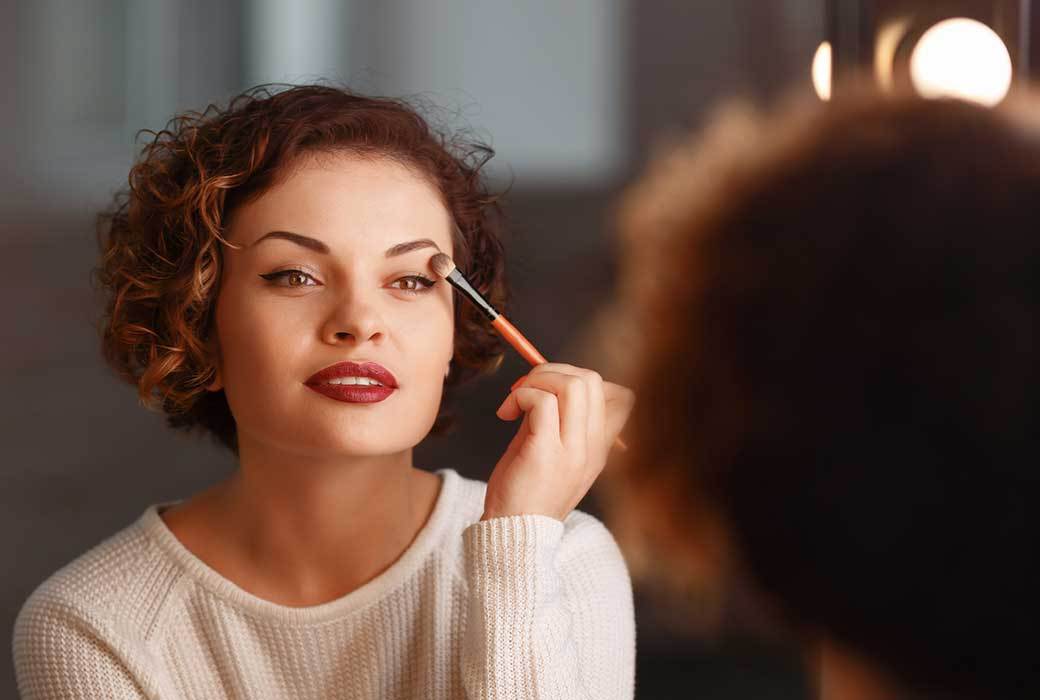 5 Best WallMounted Makeup Mirrors Aug. 2021 BestReviews