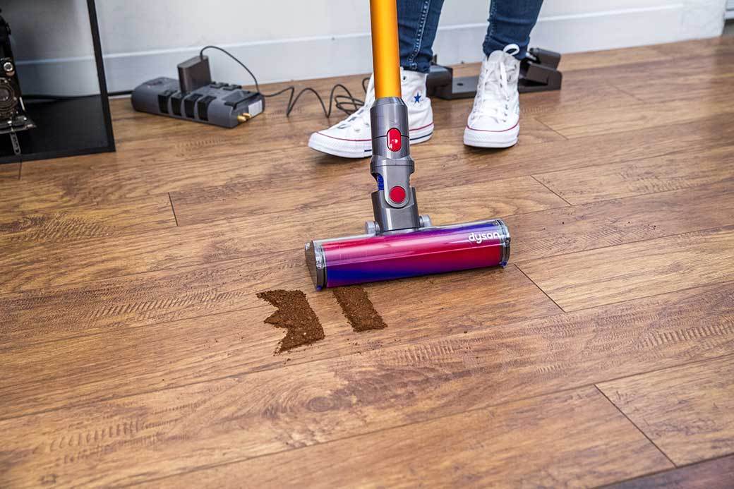 5 Best Dyson Stick Vacuums Feb. 2021 BestReviews