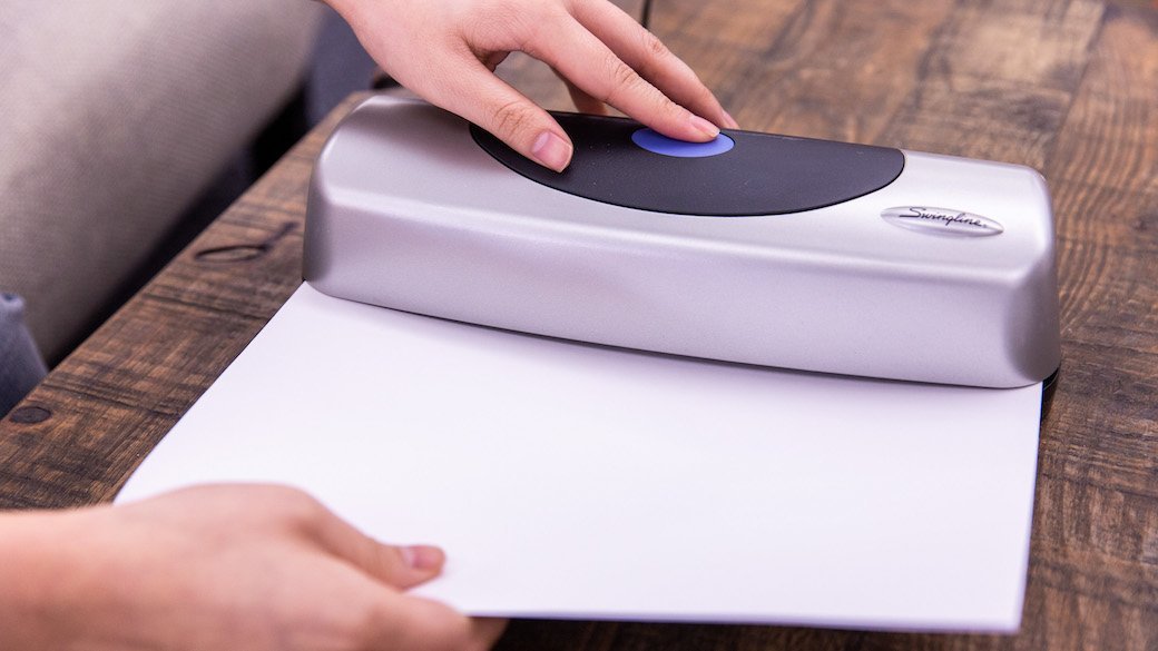 5 Best Electric Hole Punchers Aug. 2021 BestReviews
