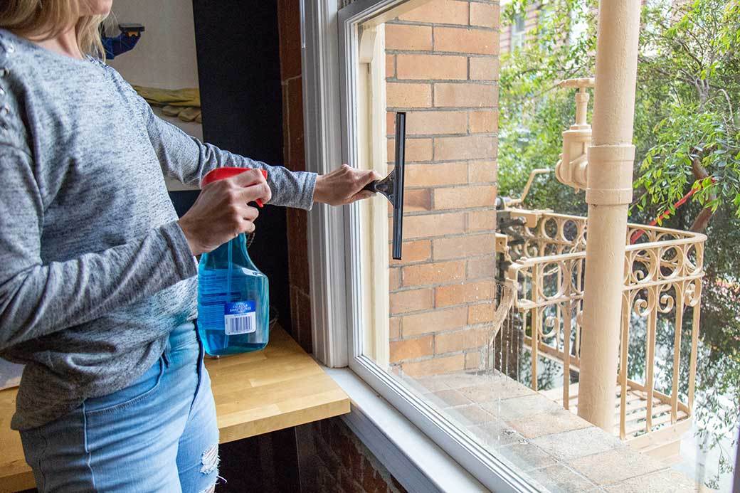 5 Best Window Squeegees Feb. 2021 BestReviews