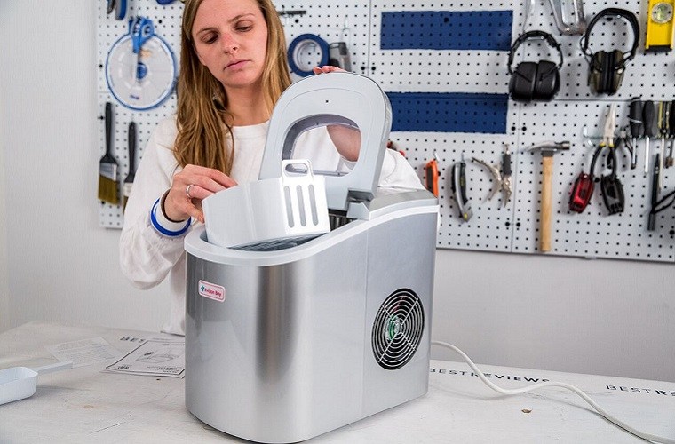 Everything you need to know about choosing a home ice maker