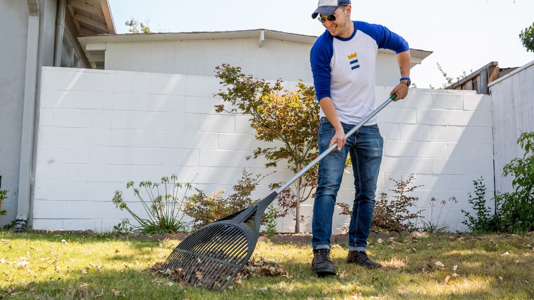 How do plastic rakes compare to metal rakes?