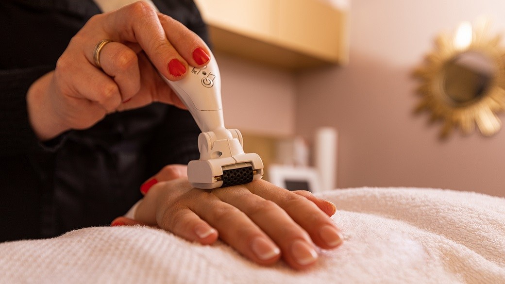 Quality hand massage machine Designed For Varied Uses 