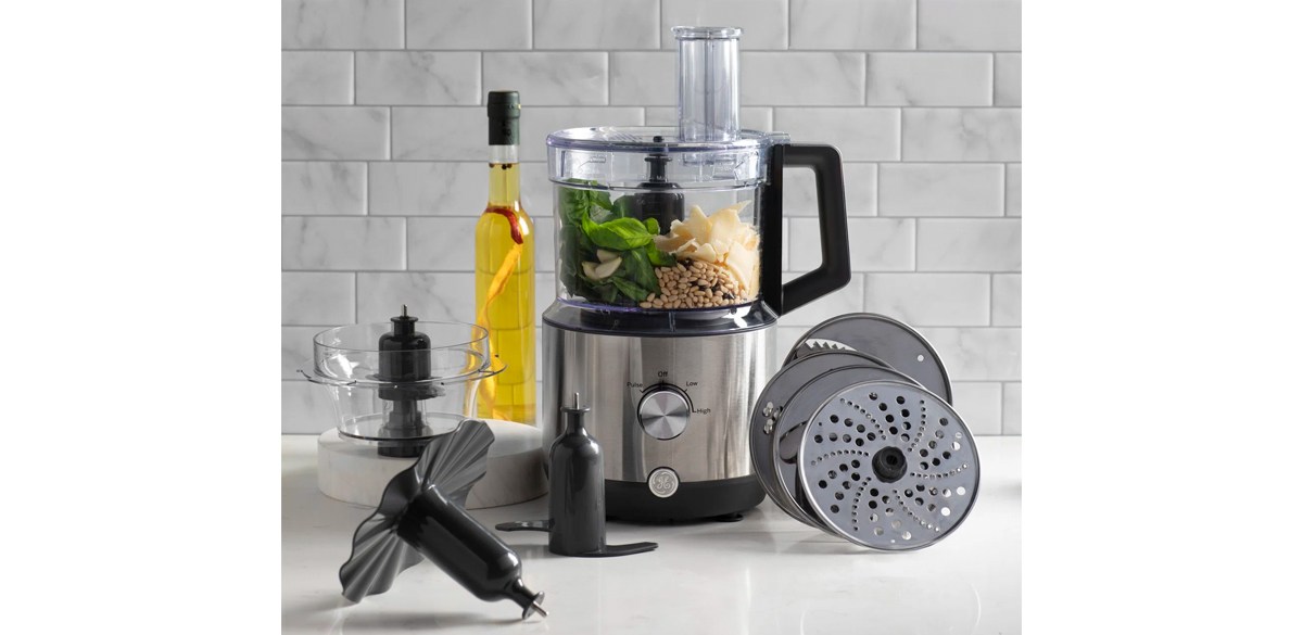 GE Food Processor with accessories