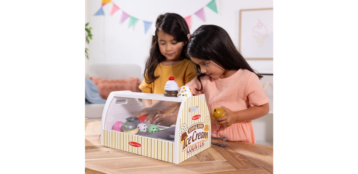 Melissa & Doug Wooden Scoop and Serve Ice Cream Counter