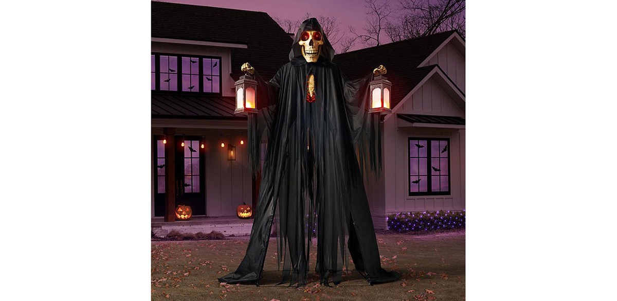 Sam’s Club’s new giant skeleton rivals Home Depot’s viral ‘Skelly’