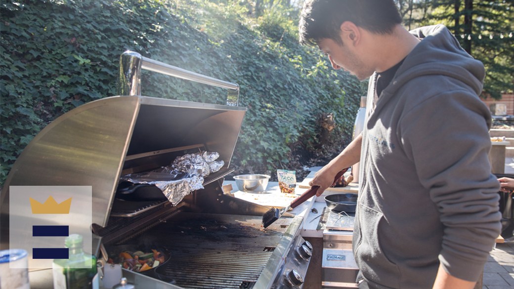 How to clean a grill