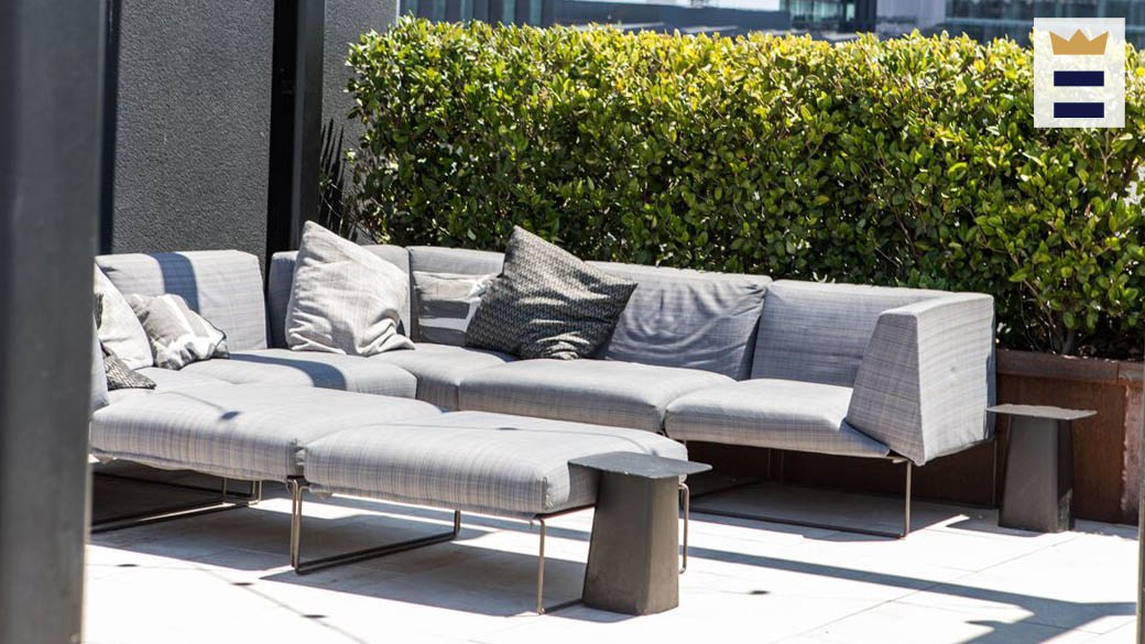 Best outdoor throw pillow