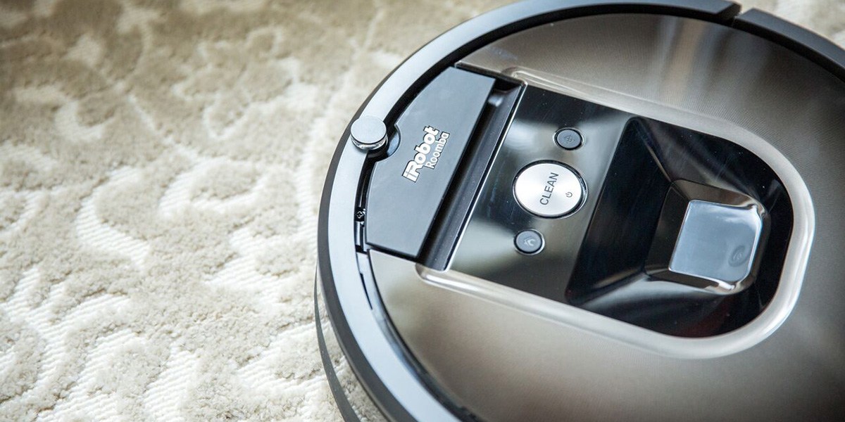 Roomba i7+ on carpet