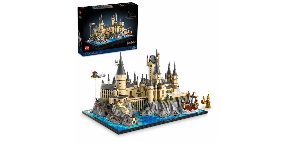 Lego Harry Potter Hogwarts Castle and Grounds