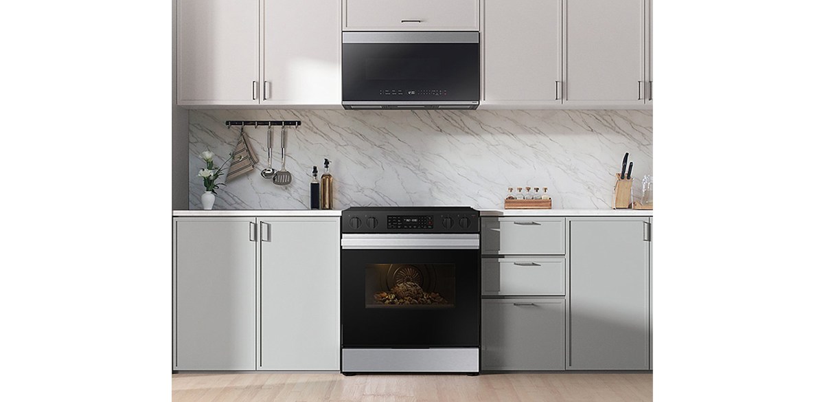 Samsung - Bespoke 6.3 Cu. Ft. Slide-In Electric Range with Air Fry