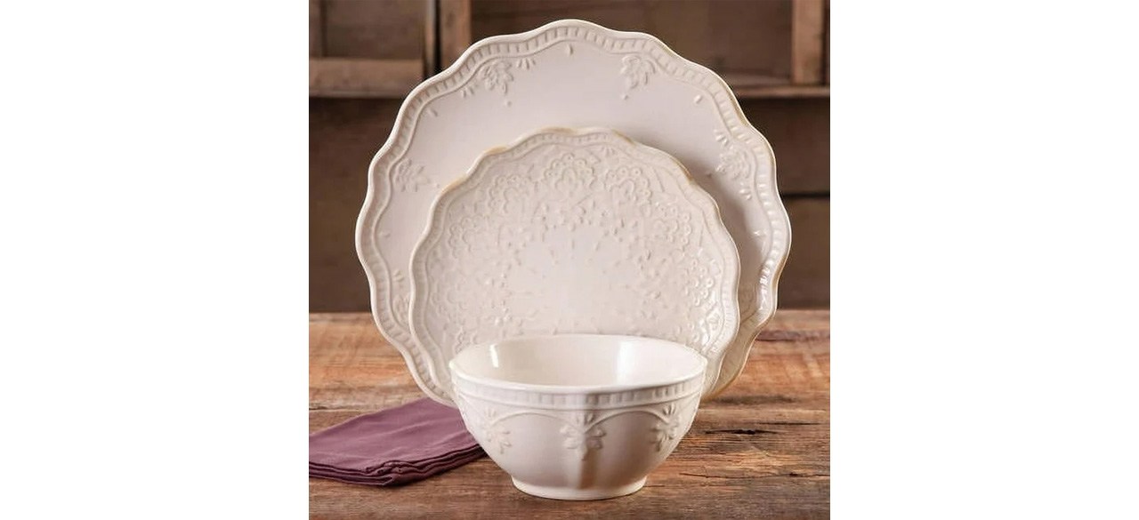 Pioneer woman hotsell farmhouse lace dinnerware