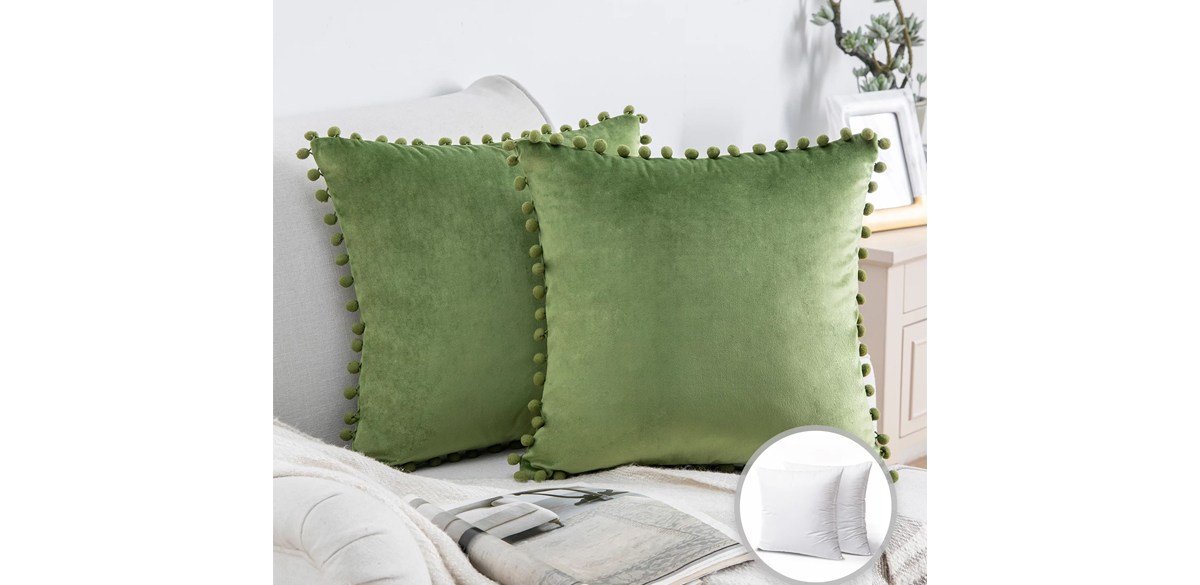 Phantoscope Pom Pom Velvet Series Decorative Throw Pillow