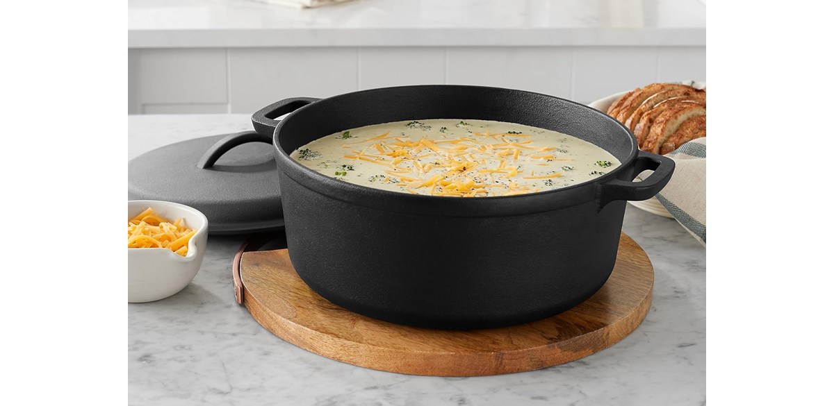 Amazon Basics Pre-Seasoned Cast Iron Dutch Oven