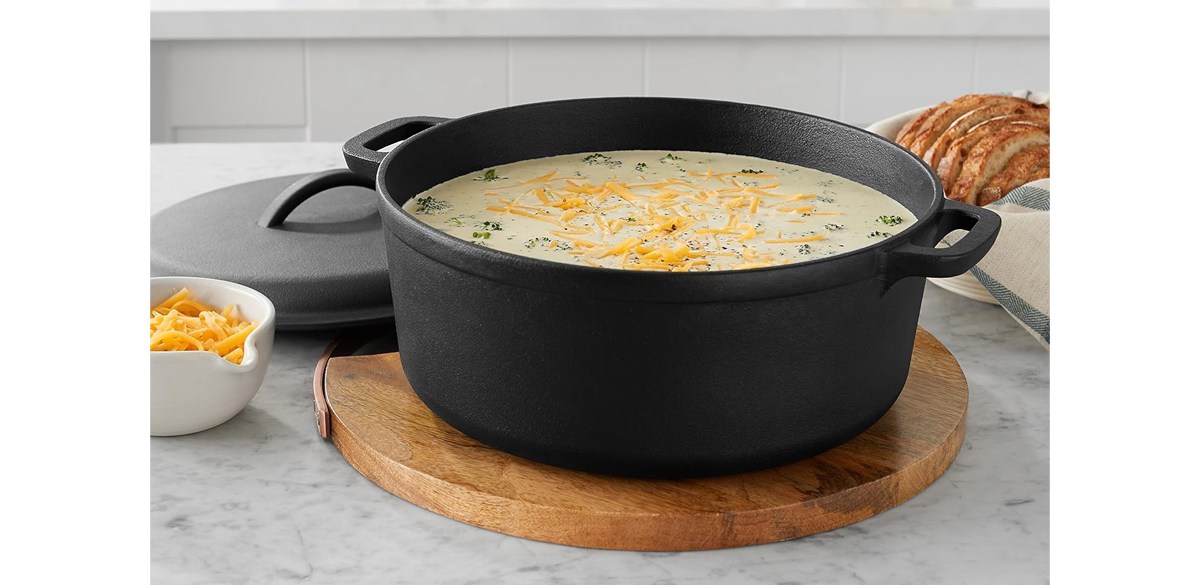 Amazon Basics Pre-Seasoned Cast Iron Dutch Oven