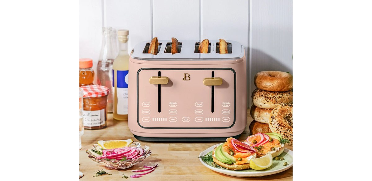 Beautiful 4-Slice Toaster with Touch-Activated Display