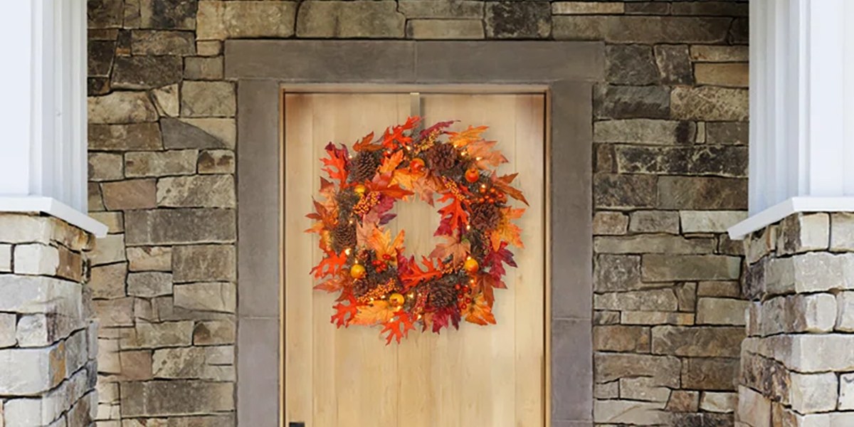 National Tree Company 24 in. Maple Wreath with Clear Lights