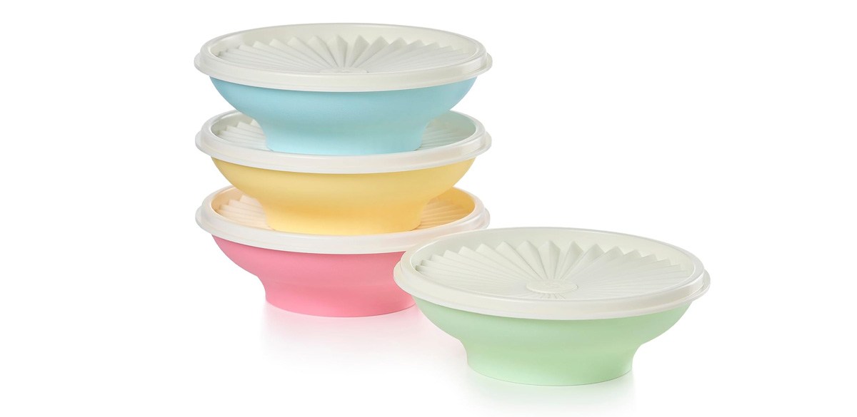 New 4 Cereal Bowl with Lids Set in Vintage Colors