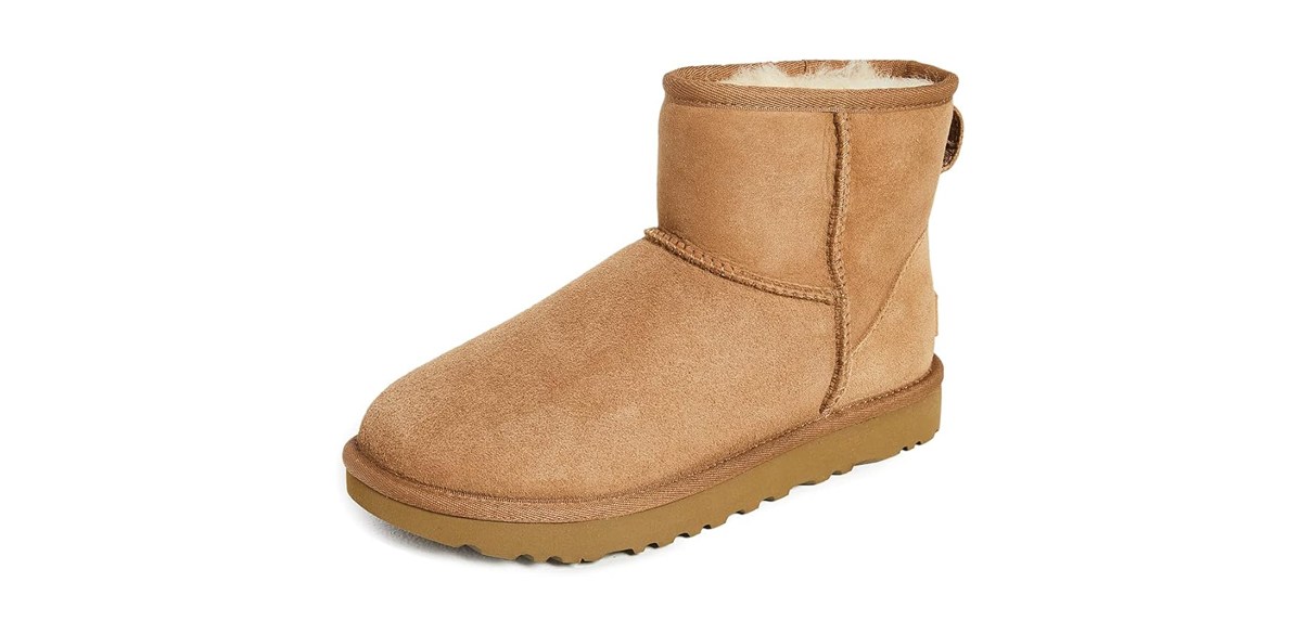  UGG Women's Classic Mini II Boots