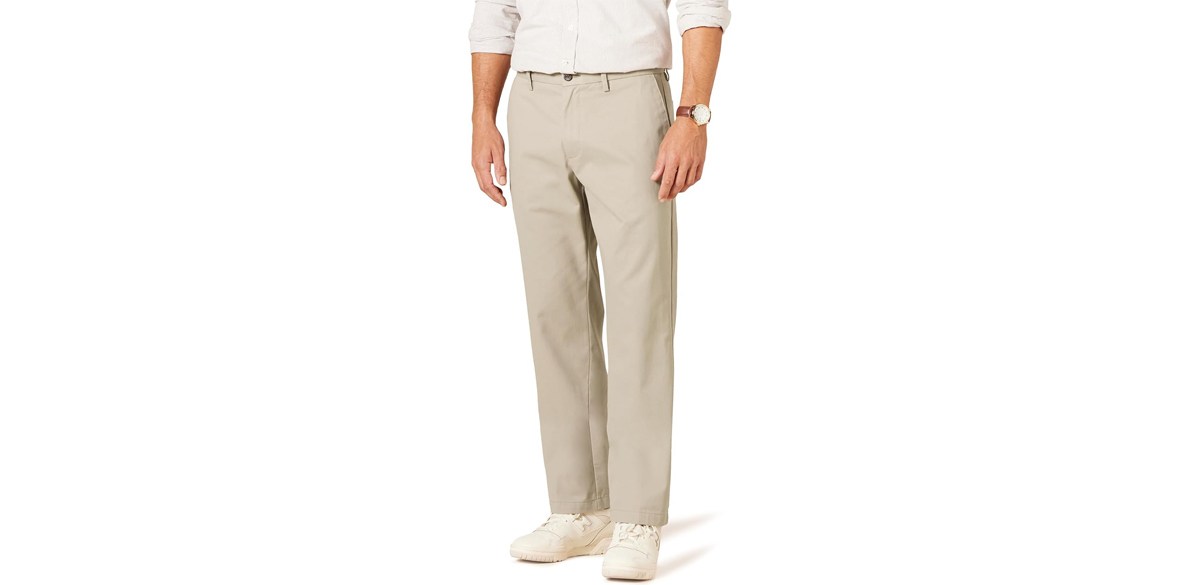 Amazon Essentials Men's Classic-Fit Wrinkle-Resistant Flat-Front Chino Pant