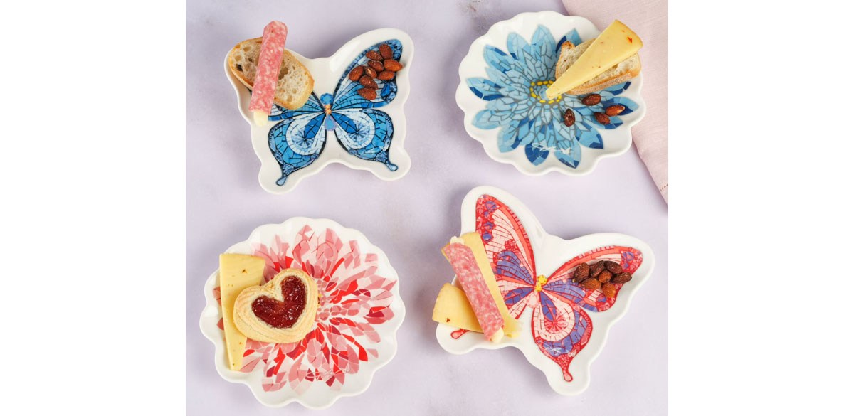 Dolly Parton Jeweled Mosaic 7 in Accent Plates Pink and Blue Set