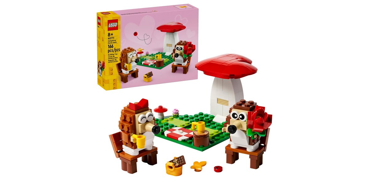 LEGO Hedgehog Picnic Date Building Toy