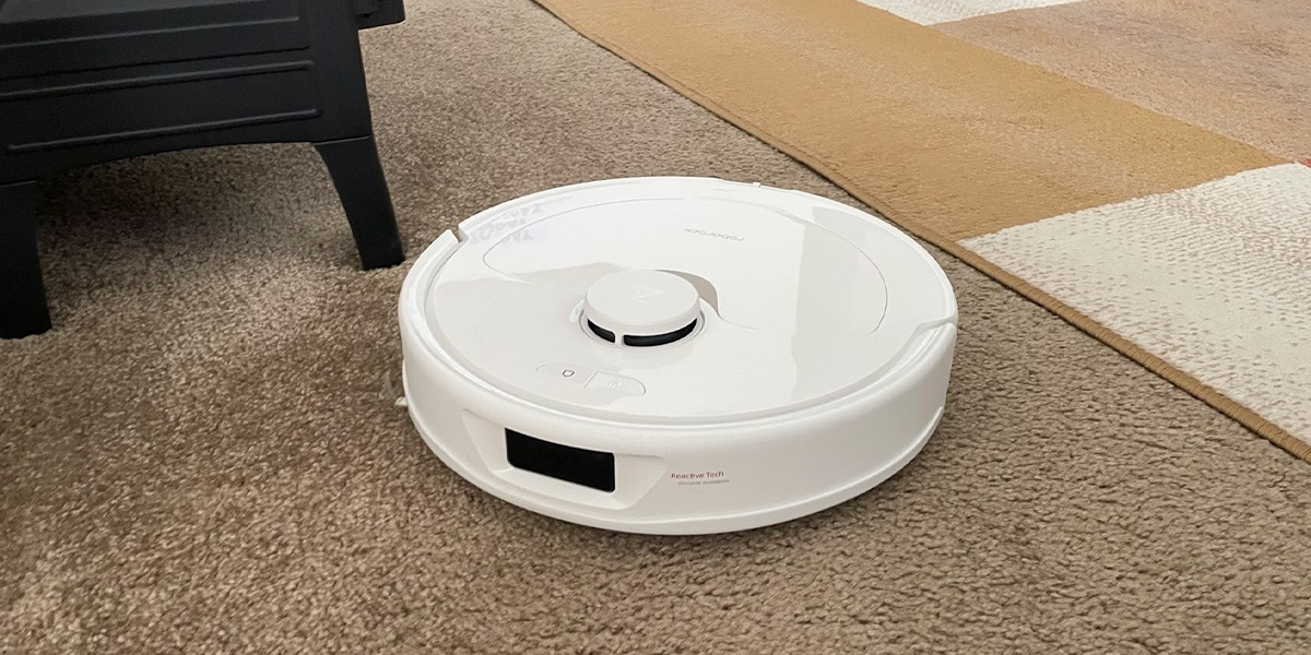 Roborock Q Revo on carpet