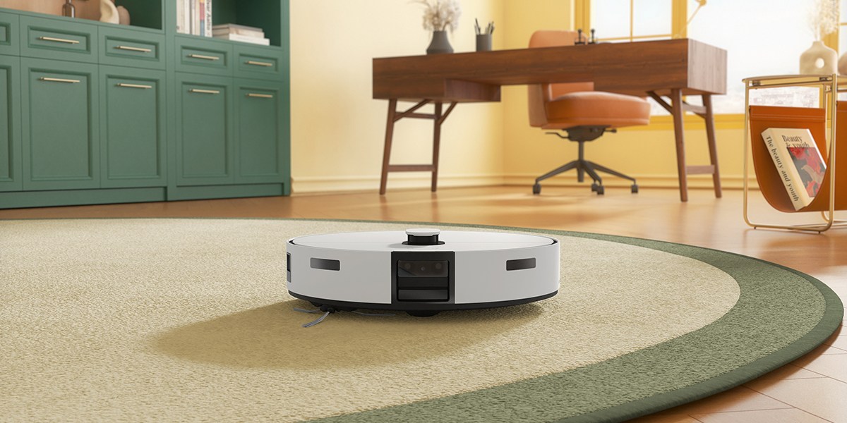 Samsung Bespoke Jet Bot Combo AI Robot Vacuum and Mop with All-in-One Clean Station with Auto Steam