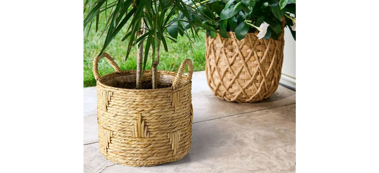 Better Homes & Gardens Athena Round Bulrush Basket Planter