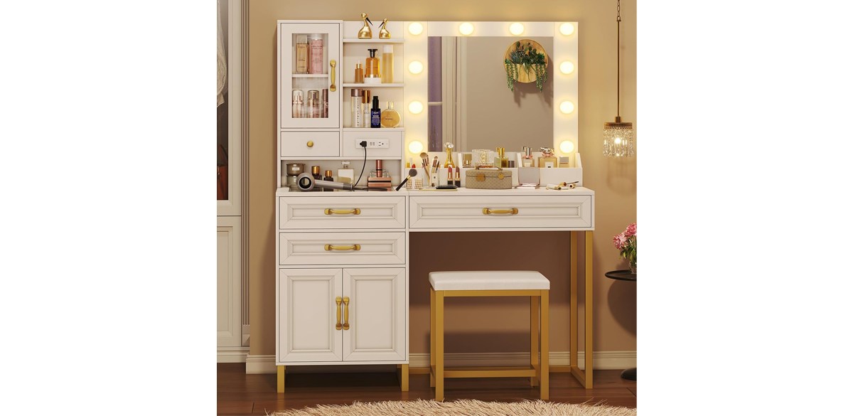 Bthfst Vanity Desk