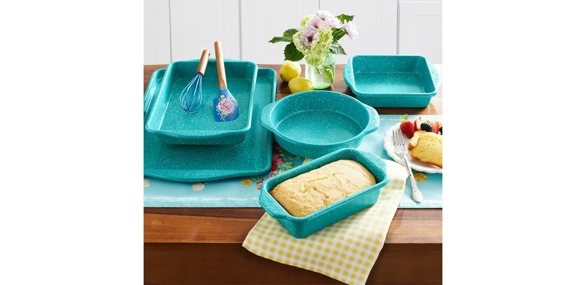 The Pioneer Woman 7-Piece Nonstick Aluminum Bakeware Set in Teal Speckle