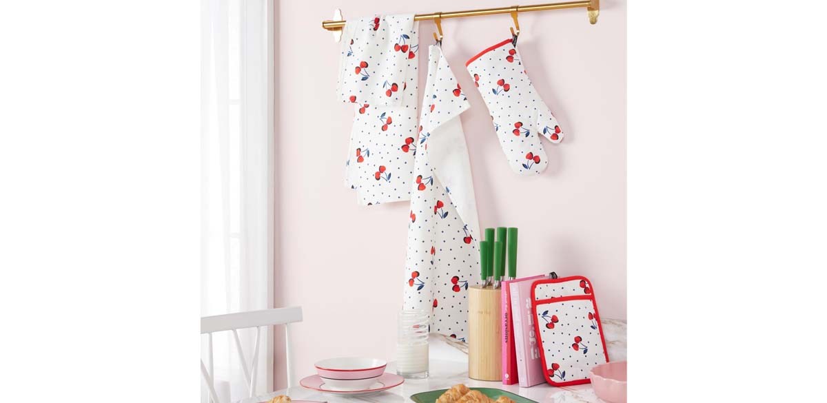 kate spade new york Cherry Dot Kitchen Towel, Oven Mitt & Pot Holder 4-Pack Set