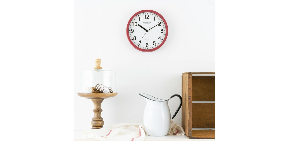 Mainstays Basic Indoor Red Analog Modern Wall Clock