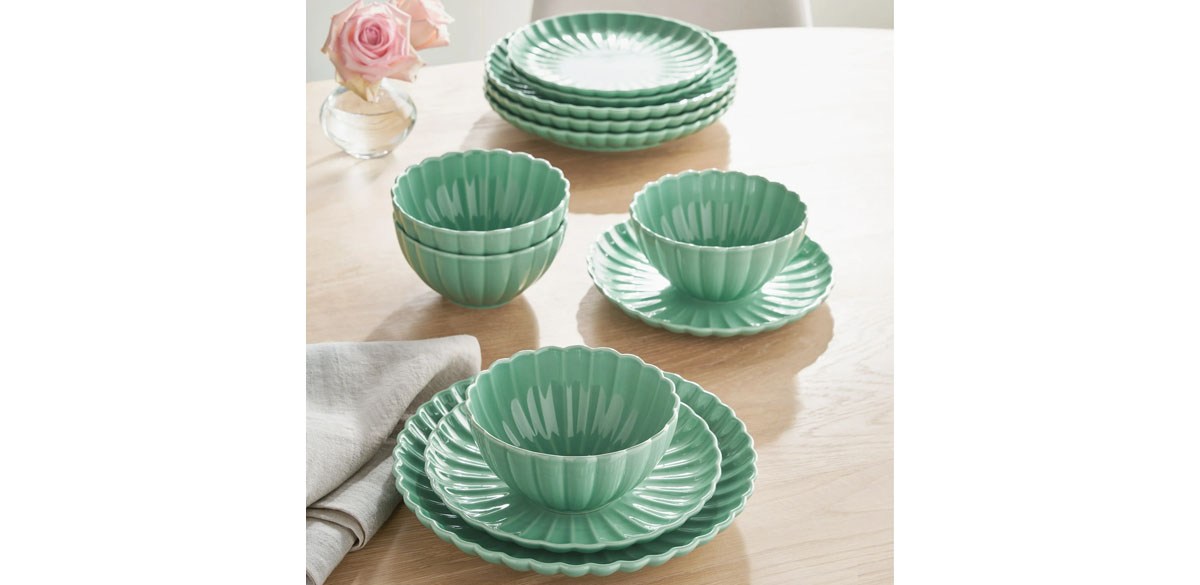 The Pioneer Woman Colette Scallop Green 12-Piece Stoneware Dinnerware Set