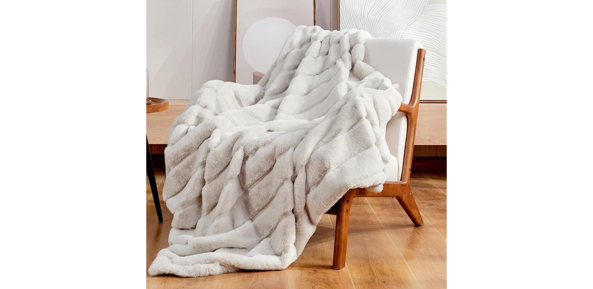 Cozy Bliss Faux Fur Throw Blanket for Couch