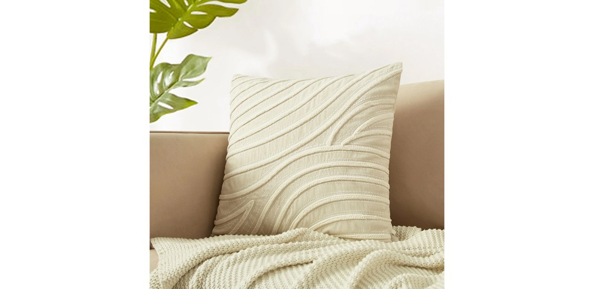 Style House White Waves Aiden Pillow