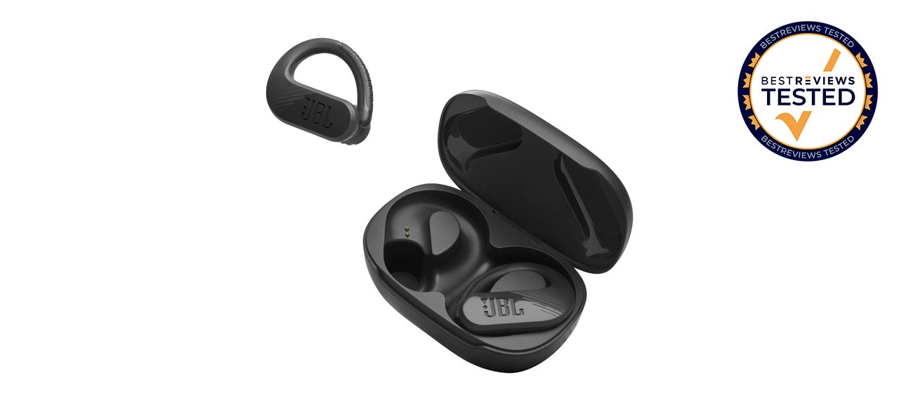 JBL Endurance Peak 3 in black on white background