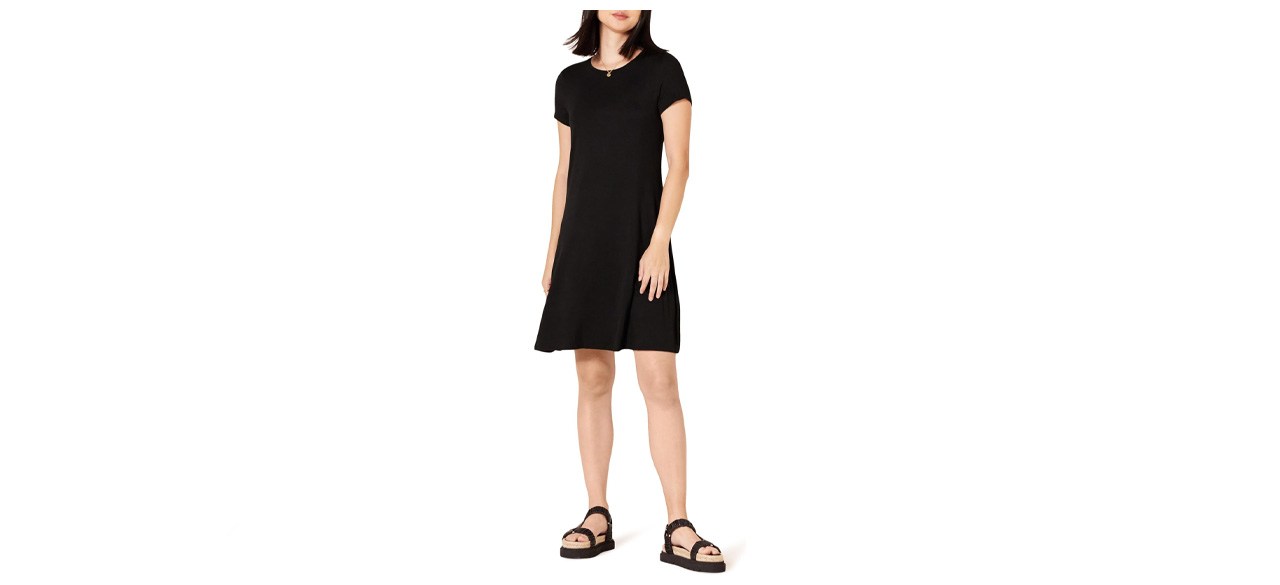 Amazon Essentials Women's Short-Sleeve Scoop Neck Swing Dress