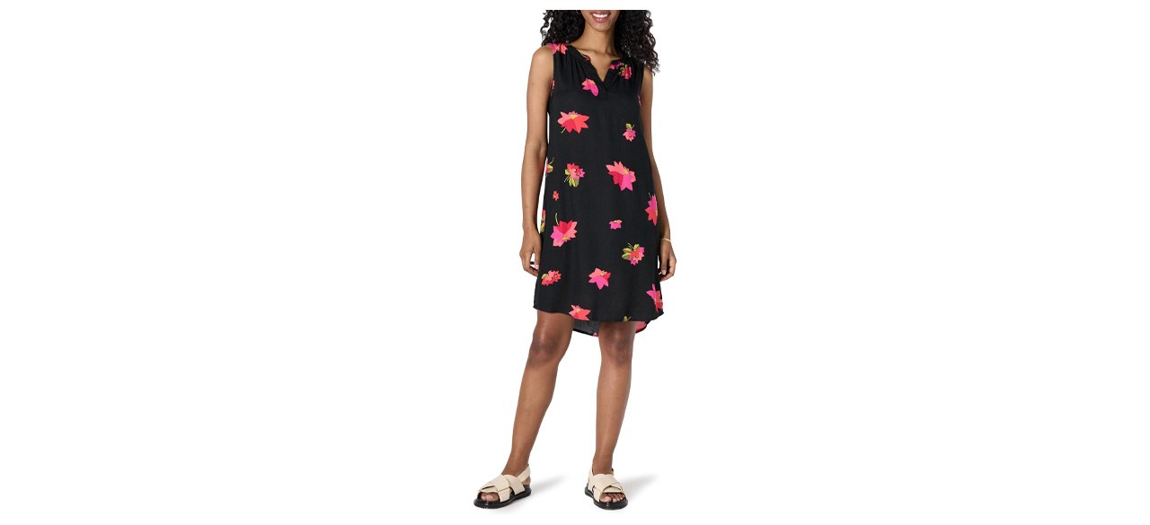 Amazon Essentials Women’s Sleeveless Woven Shift Dress