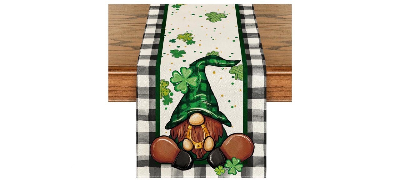Best Artoid Mode Plaid Shamrock Table Runner