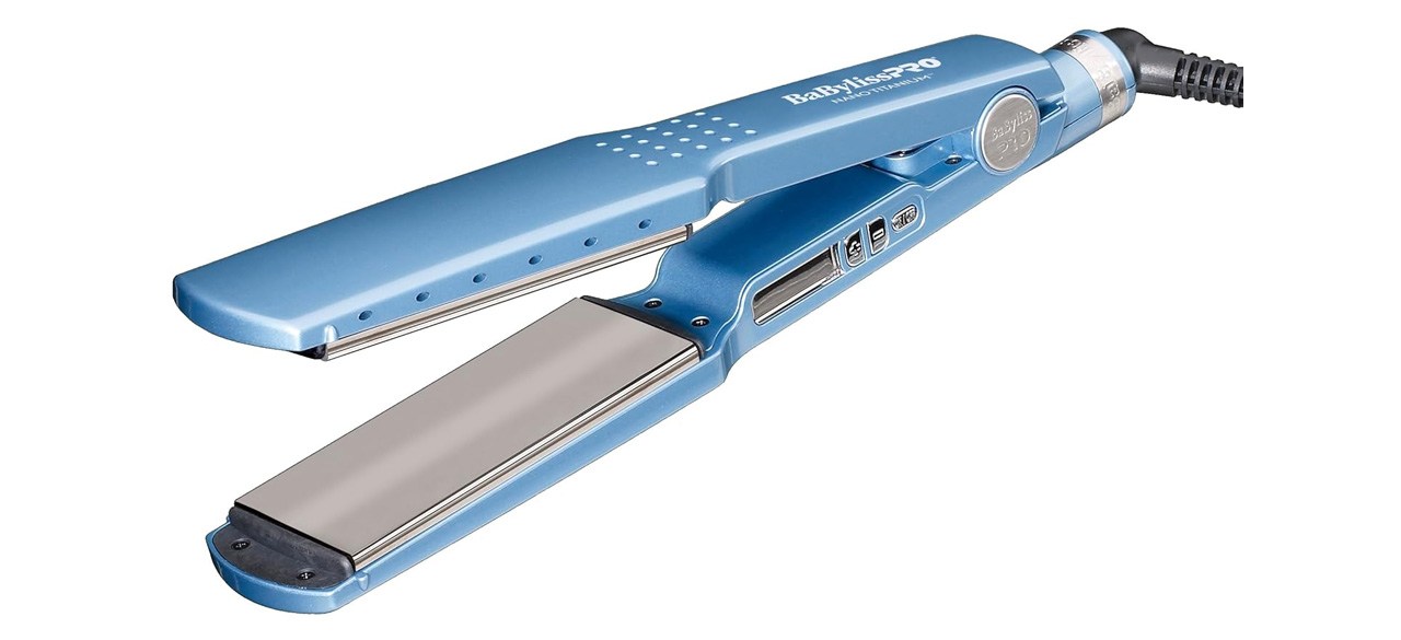 BaBylissPRO Nano Titanium-Plated Straightening Iron