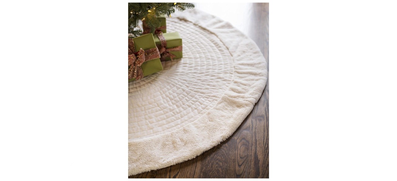 Balsam Hill Berkshire Christmas Cardinal Tree Skirt