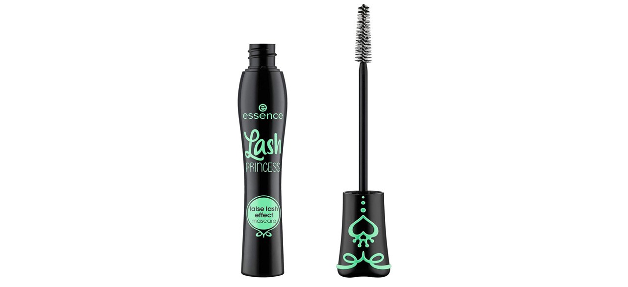 Essence Lash Princess Falso Lash Effect Mascara on white background